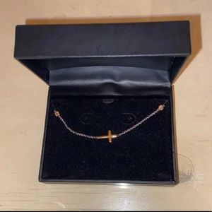 simple yet beautiful cross necklace